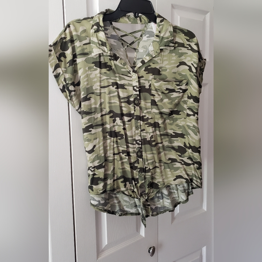 Short sleeve camo shirt